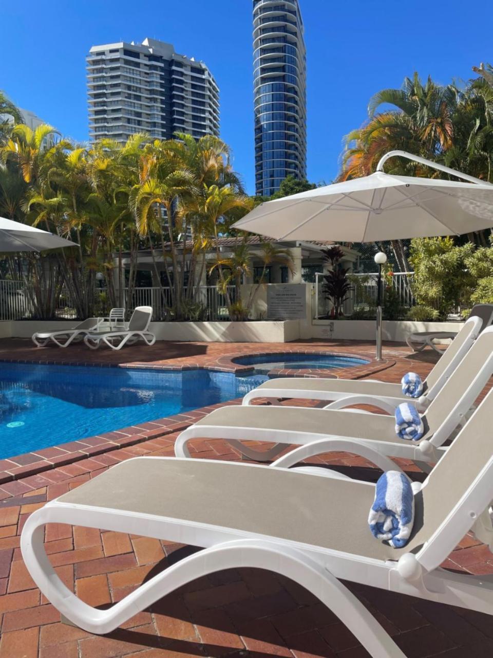 Aparthotel The Crest Gold Coast